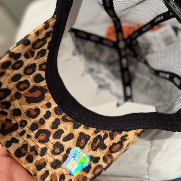 Hats don’t look good on me - Picture 2 of 3